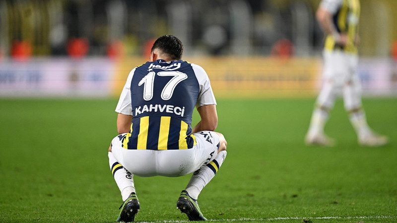 İrfan Can Kahveci, Corendon Alanyaspor maçında kaybedilen iki puan sonrası taraftardan özür diledi ve şampiyonluk için ne gerekiyorsa yapacaklarını belirtti