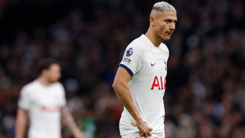 Tottenham forması giyen Richarlison, 1 ay sahalardan uzak kalacak