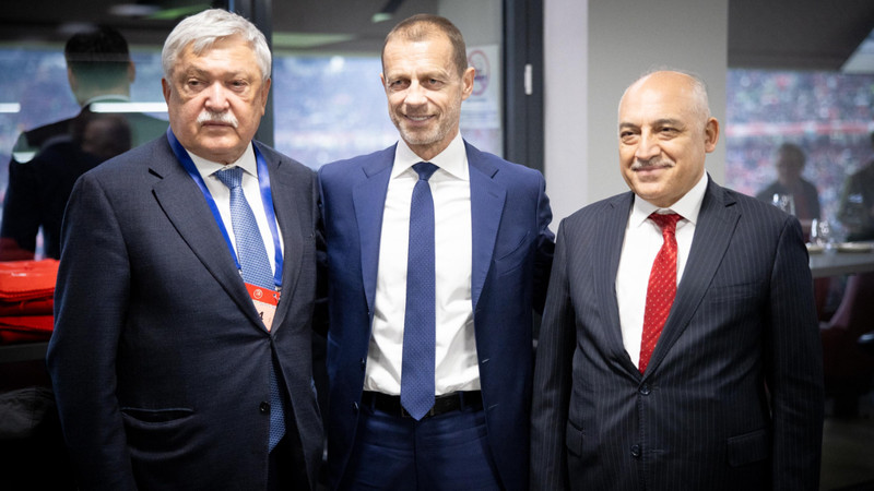 Büyükekşi, Macaristan maçını Orban, Ceferin ve Csanyi'le birlikte izledi