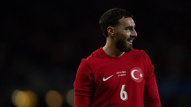 Benfica'da kadro dışı olan Orkun Kökçü affedildi