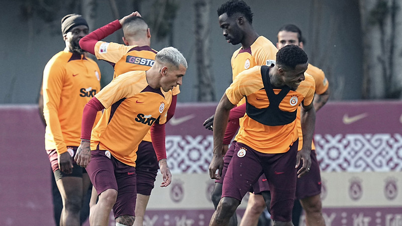 Galatasaray'ın iki futbolcusu için İstanbul'a geldiler