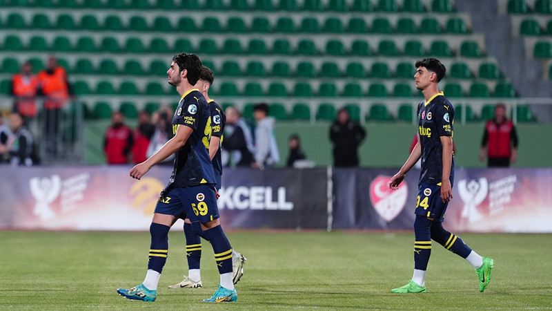 Fenerbahçe'den Süper Kupa paylaşımı: Dik durmaya devam edeceğiz