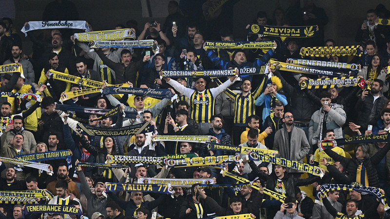 UEFA, Fenerbahçe'nin cezasını erteledi
