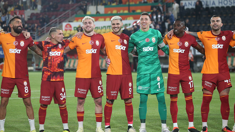 Fernando Muslera rekorunu egale etti