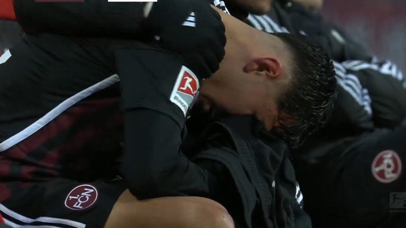 Almanya'da Can Uzun, gözyaşlarına boğuldu