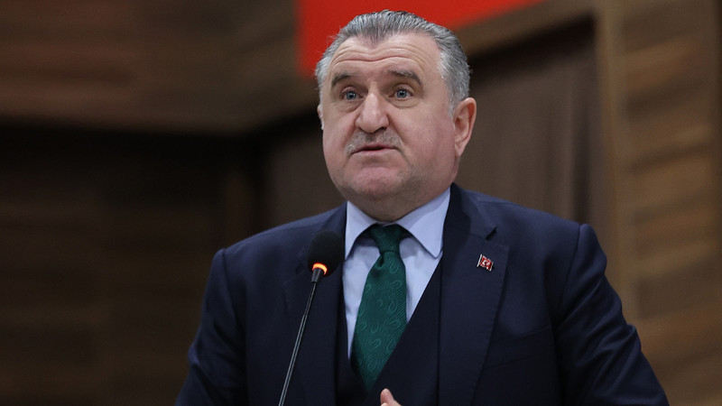 Gençlik ve Spor Bakanı Bak'tan milli bilardoculara tebrik
