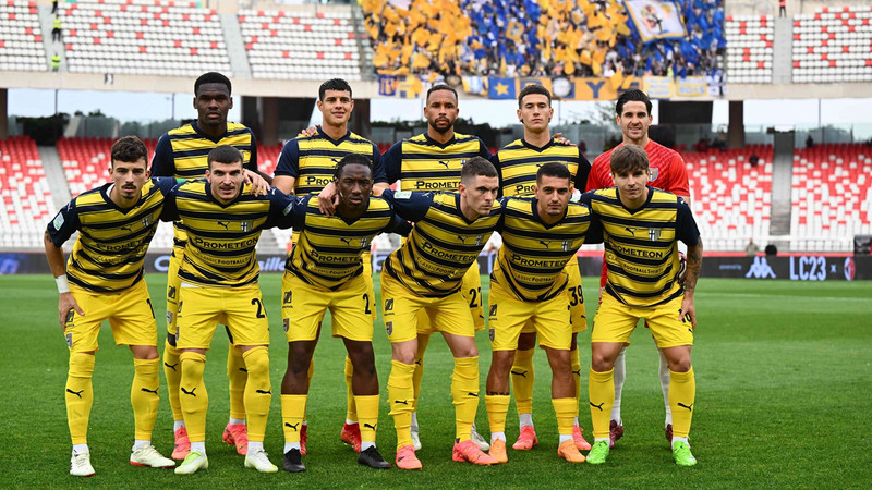 Parma, İtalya Serie A'ya geri döndü