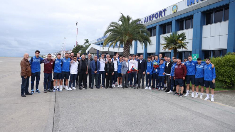 Trabzonspor'un şampiyon U19 Takımı Trabzon'a geldi