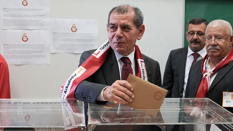 Galatasaray'da Dursun Özbek, yeniden başkanlığa seçildi