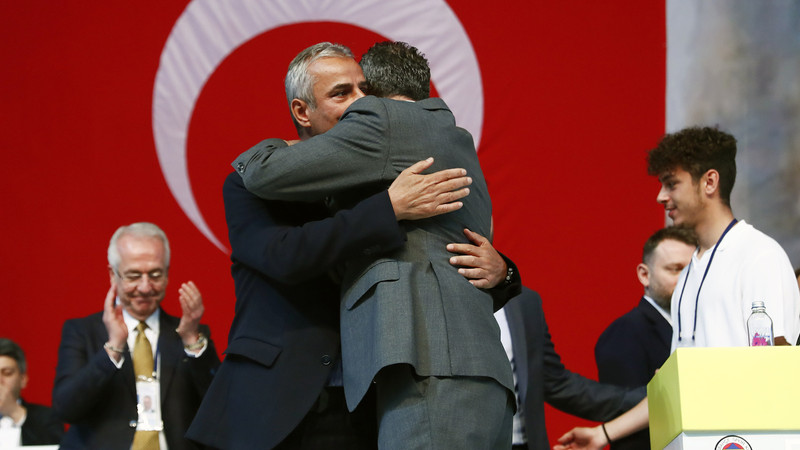 Fenerbahçe'de İsmail Kartal dönemi sona erdi Ali Koç 3 teknik direktörle görüşmelere başladı