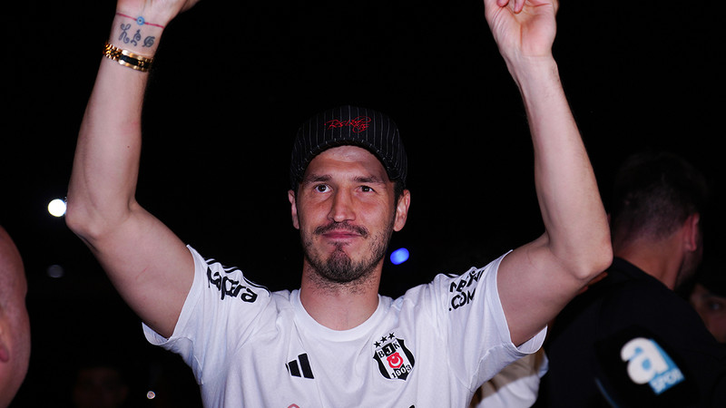 Beşiktaş'ta Salih Uçan imzayı atıyor! Anlaşma sağlandı