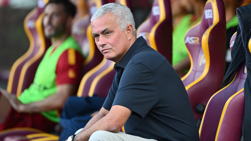 Jose Mourinho'dan Fenerbahçe açıklaması: Henüz biten bir şey yok