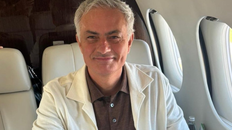 Jose Mourinho uçağa atladı geliyor! İlk görüntüler