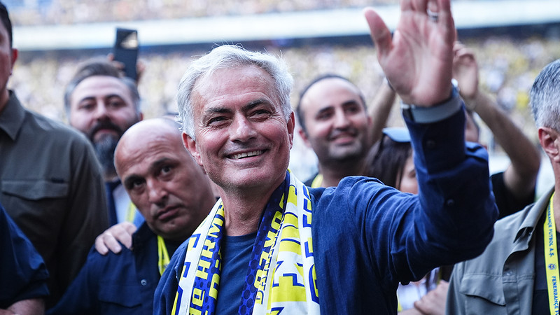 Jose Mourinho'dan Fenerbahçe taraftarına mesaj