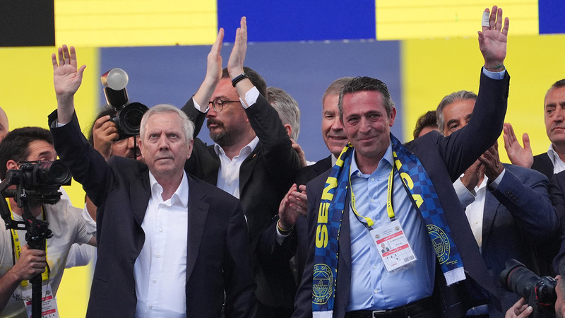 Bakan Osman Aşkın Bak'tan Ali Koç’a tebrik