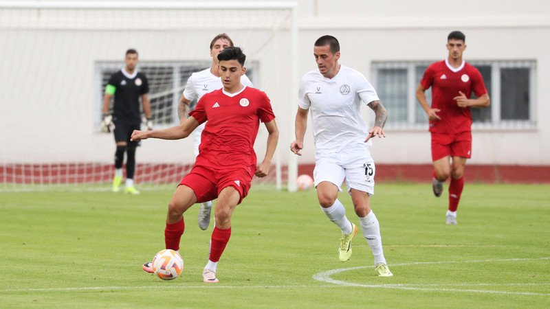 Alex de Souza yönetimindeki Antalyaspor, ilk hazırlık maçında sahadan mağlup ayrıldı
