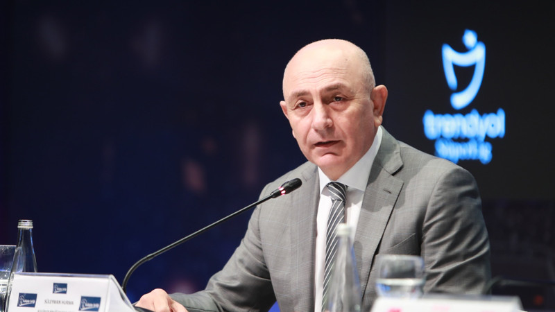 Süleyman Hurma'dan Mehmet Büyükekşi'ye tepki: Normalde bu salona gelmemesi lazım!