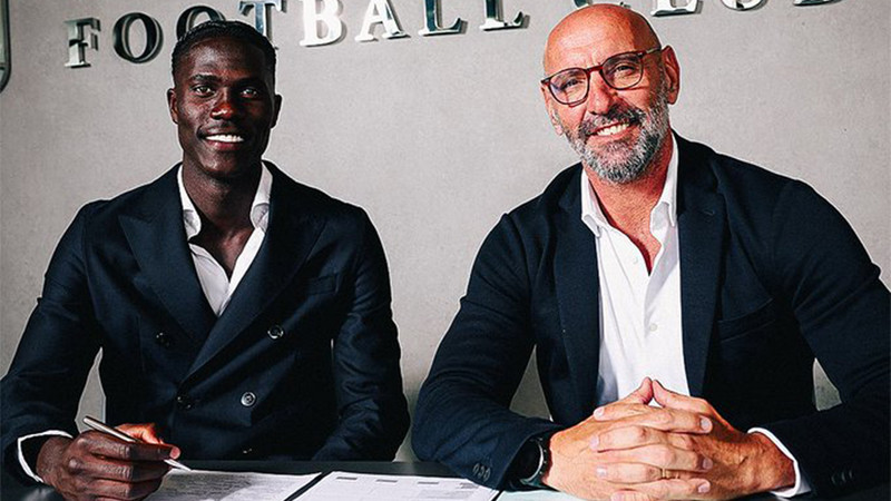 Aston Villa'dan rekor transfer