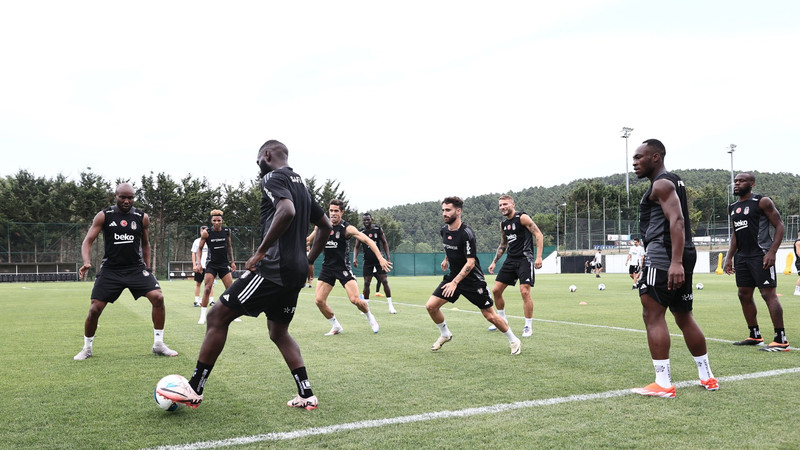 Beşiktaş, iki günlük iznin ardından antrenmanlara devam etti