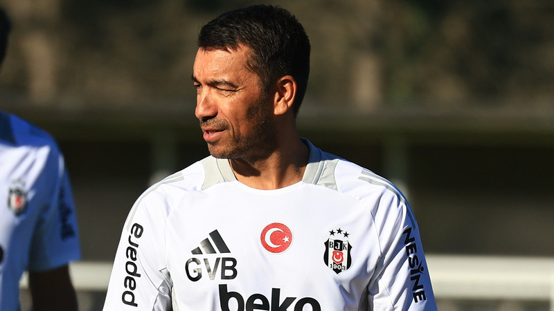 Geçtiğimiz sezon tam 8 sakatlık yaşanmıştı! Van Bronckhorst ile bir tane kalmadı