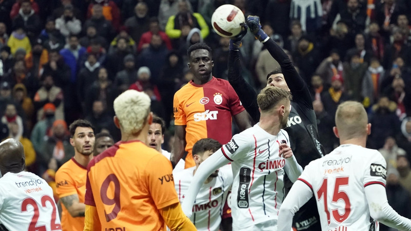 Galatasaray ile Gaziantep FK, ligde 11. randevuda