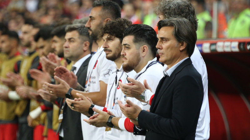 Vincenzo Montella:  Forvet eksikliğimiz yok! Her futbolcu gol atabilir