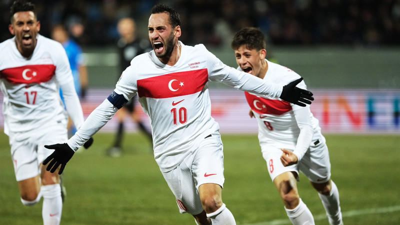 Hakan Çalhanoğlu 5 yıldızın ismini açıkladı! "Bu yetenekler en güzel kanıttır"
