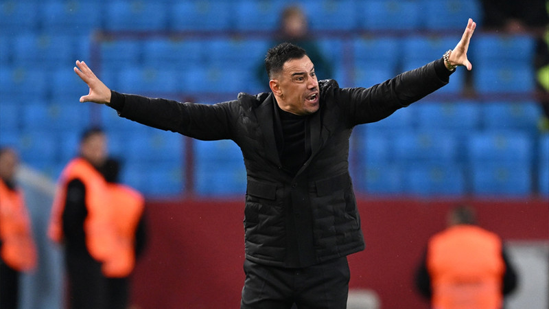 Başakşehir Teknik Direktörü Çağdaş Atan: Maç sonunda canımızı çok acıtan bir gol yedik