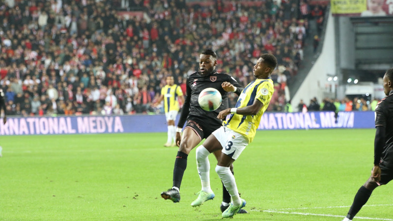 Fred cezalı duruma düştü! Oosterwolde sakatlandı