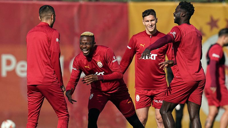 Galatasaray'da Victor Osimhen, Tottenham maçı öncesi takımla çalışmalara başladı