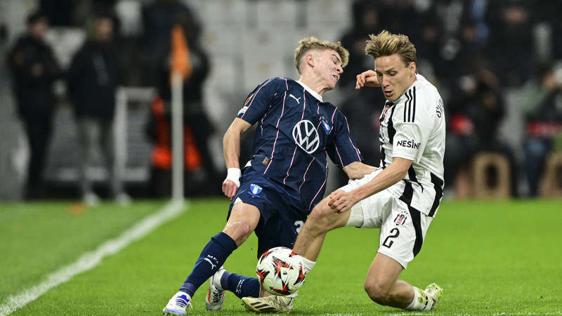 Svensson bedavaya geldi 1 milyon euroya imza attı Giovanni van Bronckhorst'la çıkış yaptı