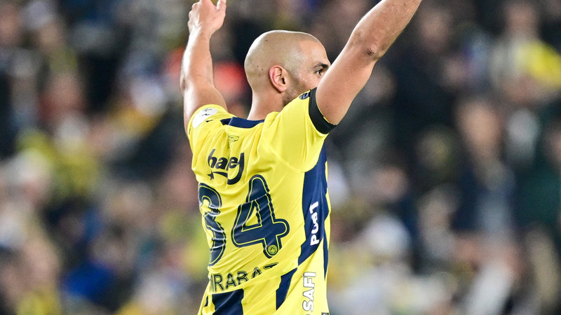 Amrabat sadece Fenerbahçe'de değil milli takımda da harikalar yaratıyor
