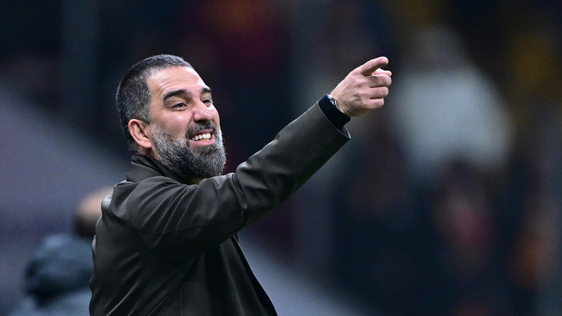 ikas Eyüpspor Teknik Direktörü Arda Turan: Galatasaraylıyım ama oyuncularımı ezdirmem