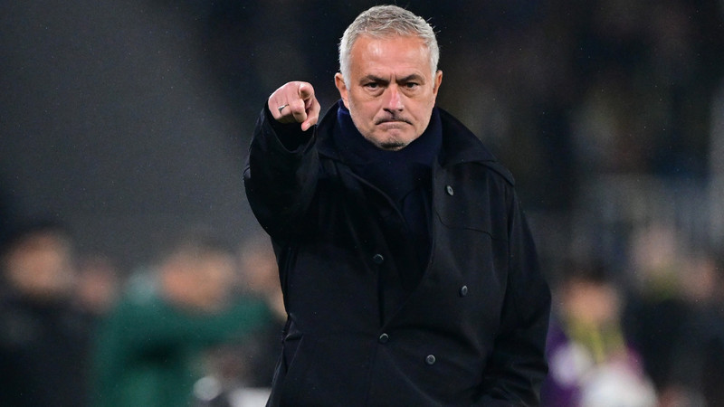780 milyon euroluk kulüp ayağa kalktı: Kurtar bizi Mourinho