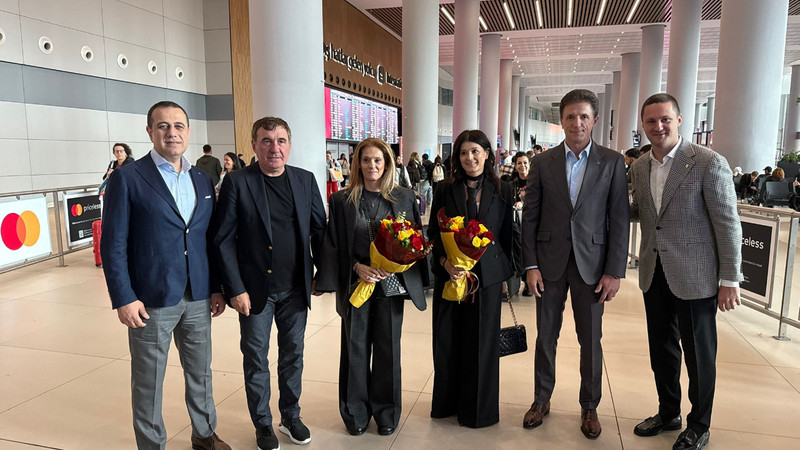 Galatasaray efsaneleri Hagi ve Popescu UEFA Kupası zaferinin yıl dönümü için İstanbul’a geldi