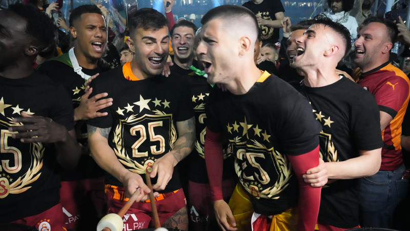 Ismail Jakobs: Buradayım ve Galatasaray'ın oyuncusuyum
