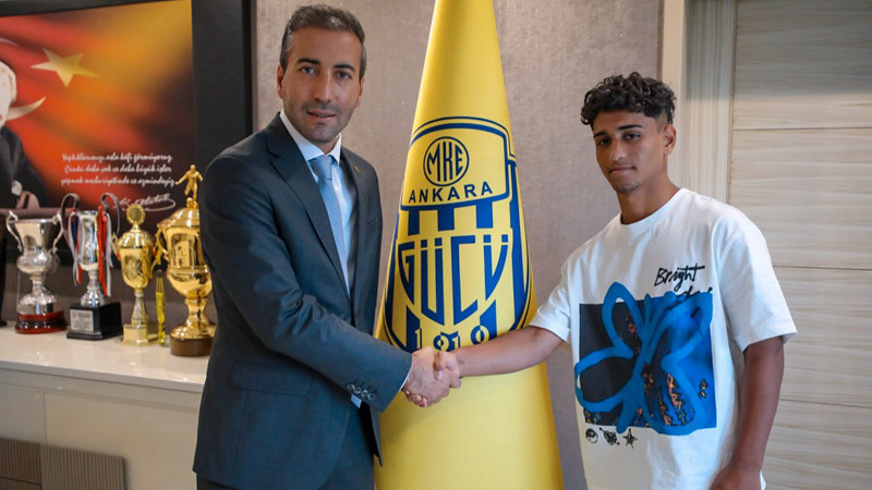 MKE Ankaragücü, 2 genç futbolcuyla profesyonel sözleşme imzaladı