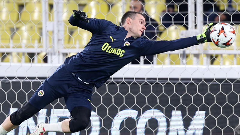 Fenerbahçe'de Livakovic'in yerine John Victor sesleri!