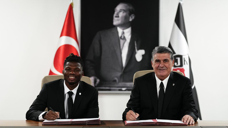 Beşiktaş, El Bilal Toure'yi KAP'a bildirdi! Satın alma opsiyonu detayı