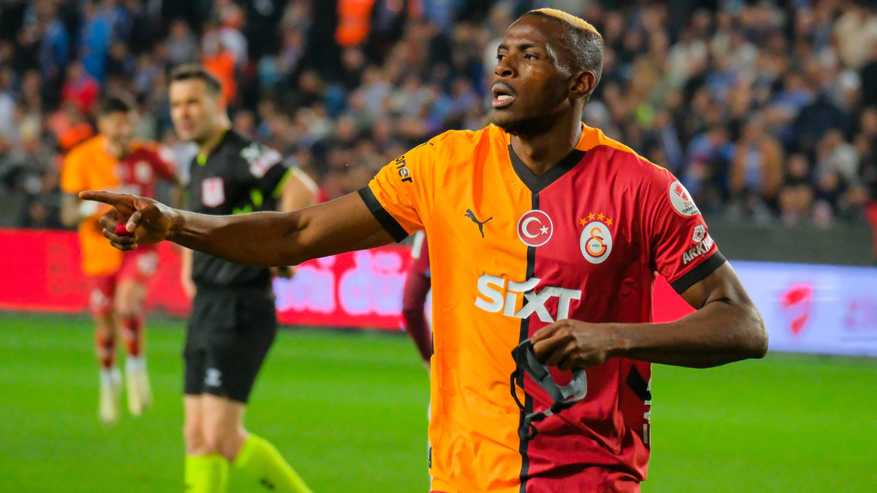 Napoli, Osimhen transferini yokuşa sürdü! 75 milyon euroyu bile geri çevirdiler