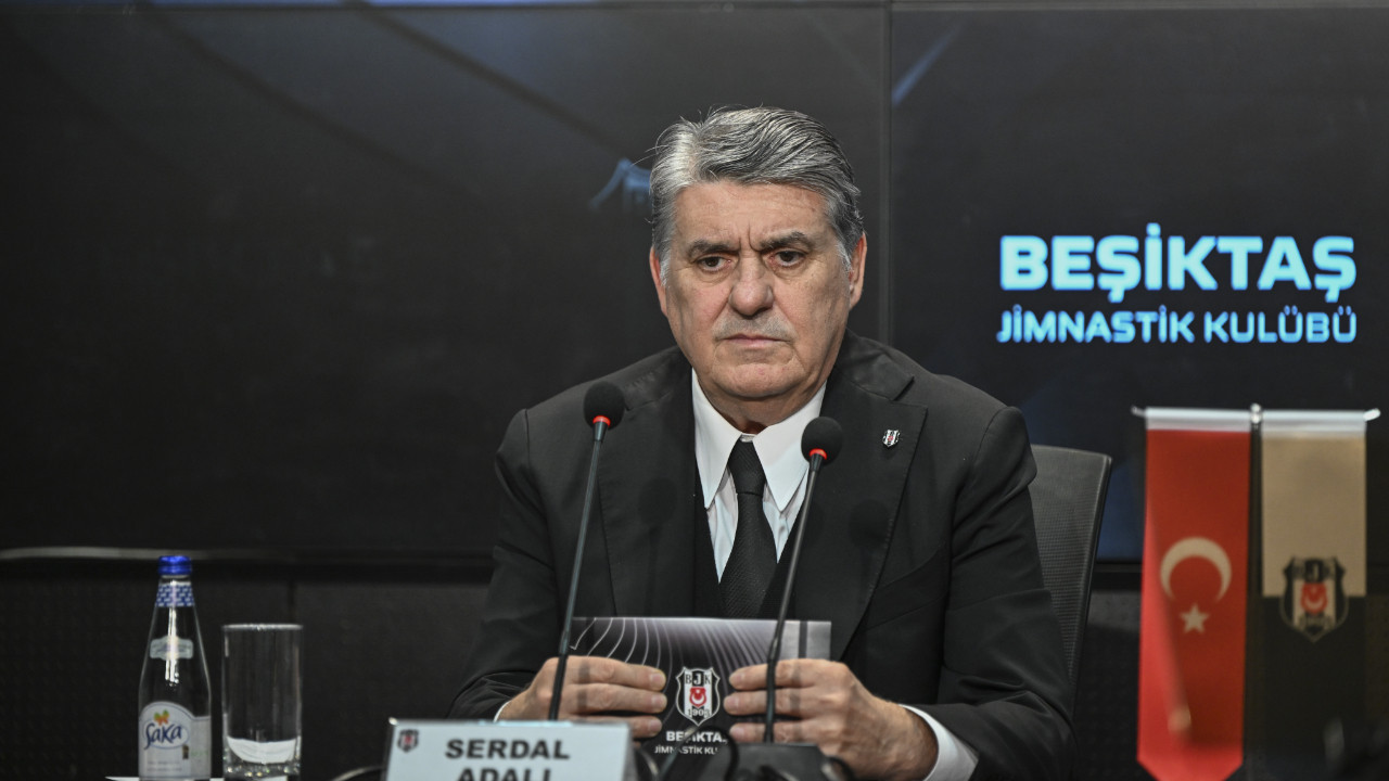 Serdal Adalı "g&ouml;r&uuml;ş&uuml;yoruz transferde sıkıntı yok" dediği Nuno Tavares Como'ya imza atıyor